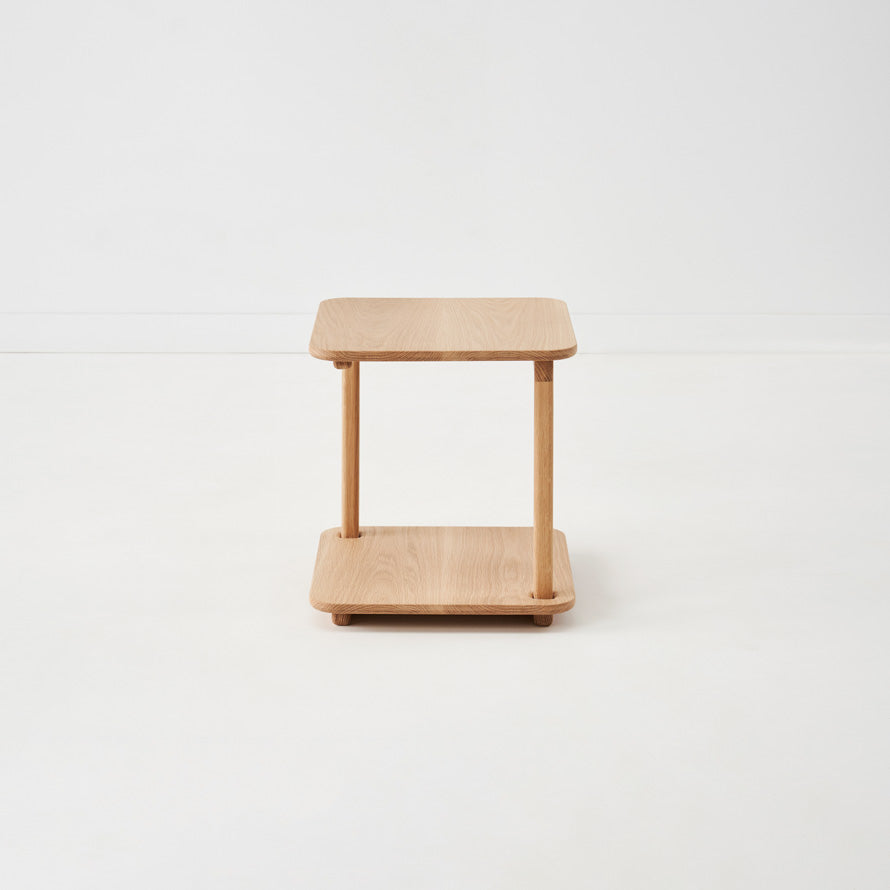 dana-bedside-table-oak-mubu